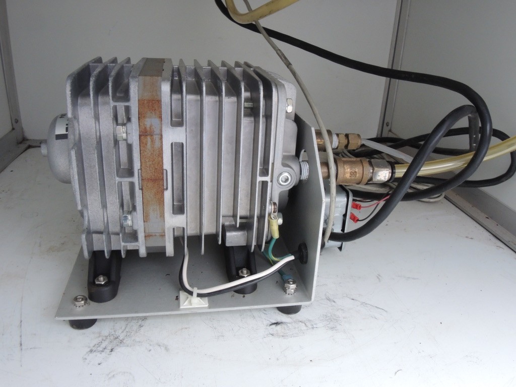 Met One Air Quality Particulate Monitor BAM 1020 w Vacuum Pump, Heater & Cabinet