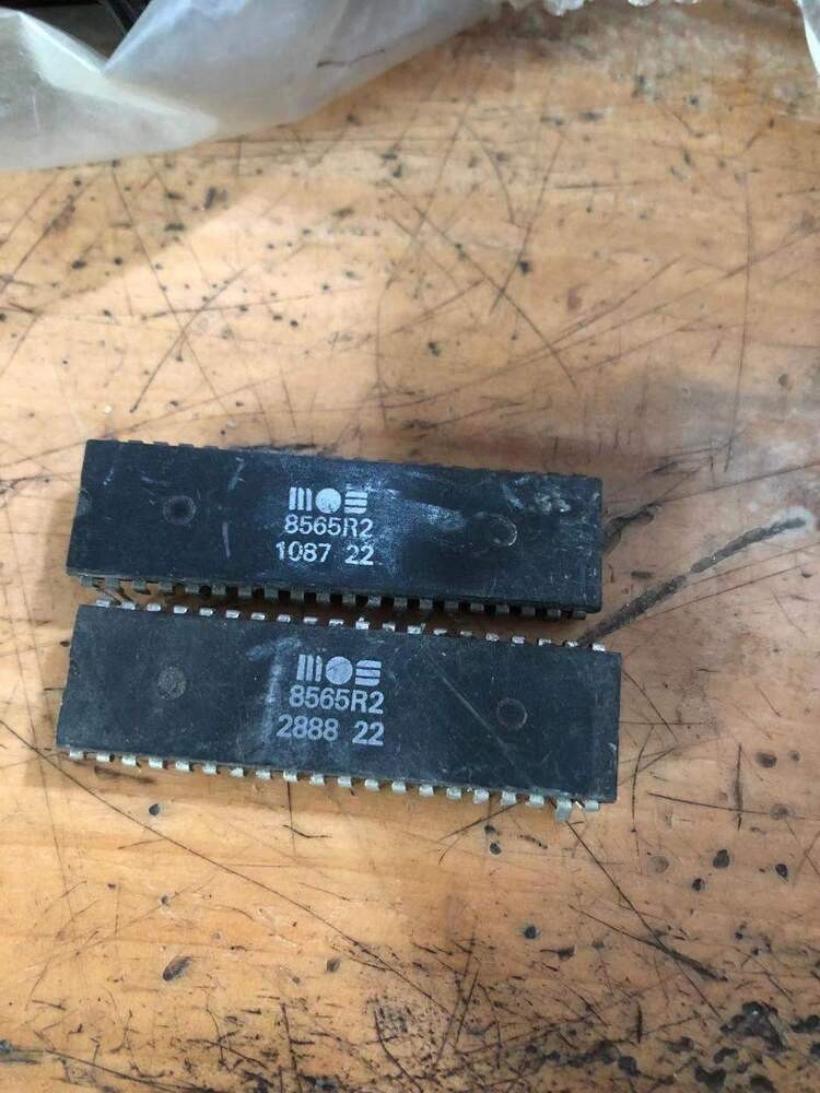 1PCS 8565R2 R2 VIC-II Commodore 64 video chip