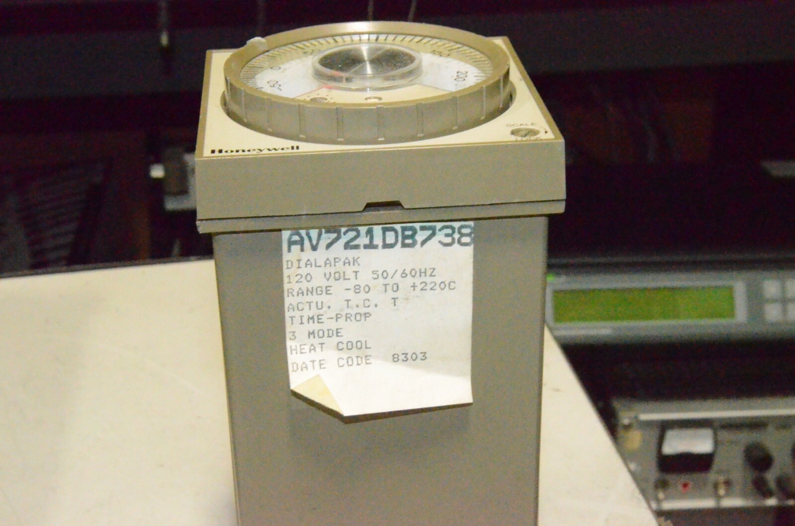 Honeywell Dialapak Process Alarm & Temp Controller Lot AV721CB739 AV721DB738