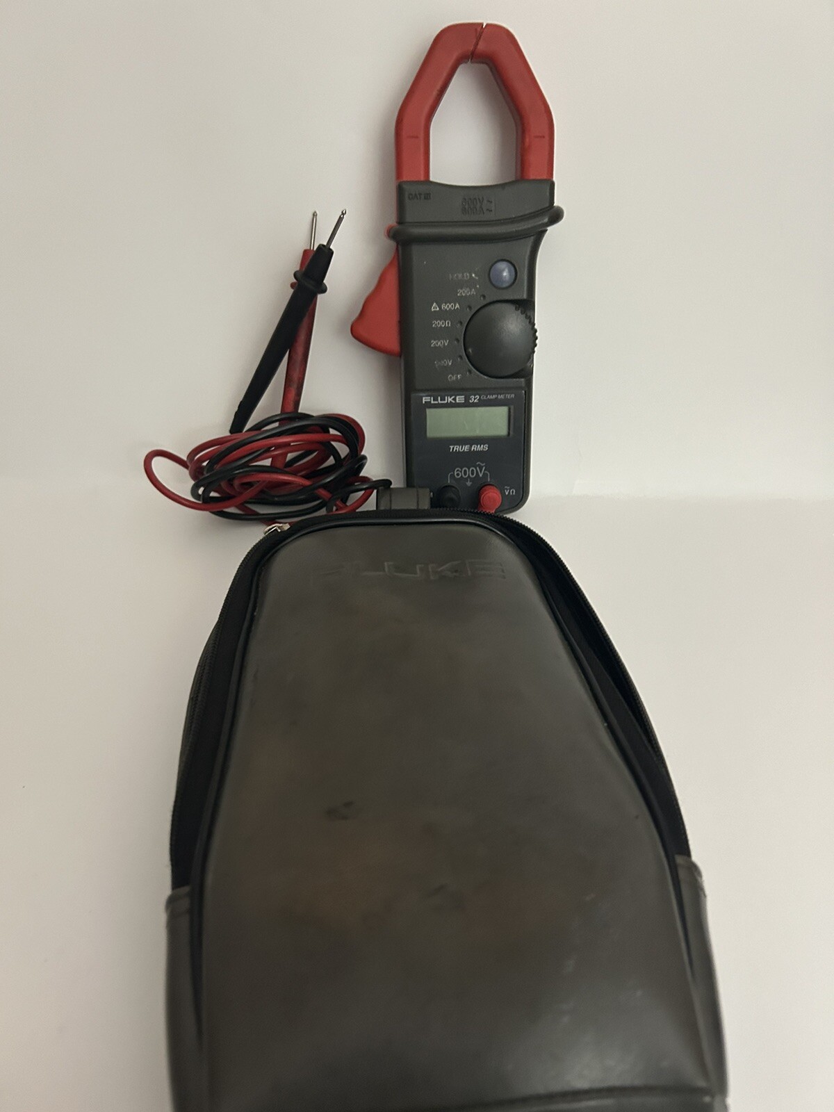 Fluke 32 Clamp Meter With Carying Bag And Wires Tested Fully Functional!