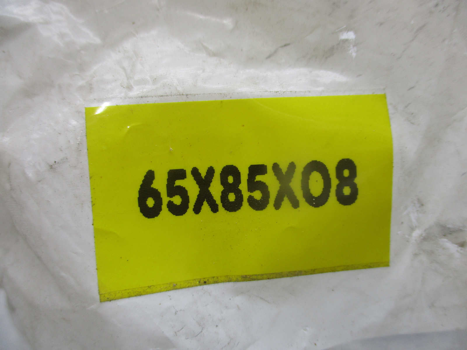 Y.E.I 65X85X08 SEAL LOT OF 4 NSNP