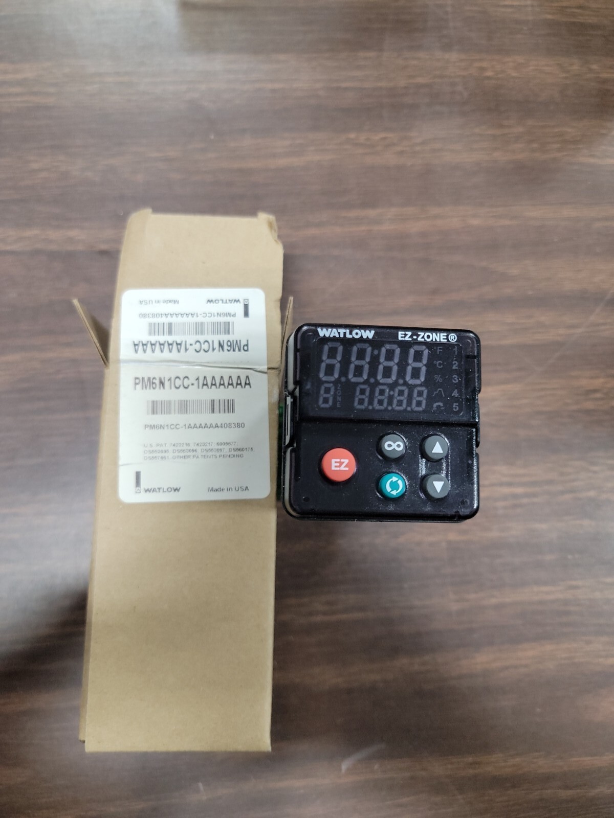 WATLOW PM6N1CC-1AAAAAA PANEL MOUNT TEMPERATURE CONTROLLER