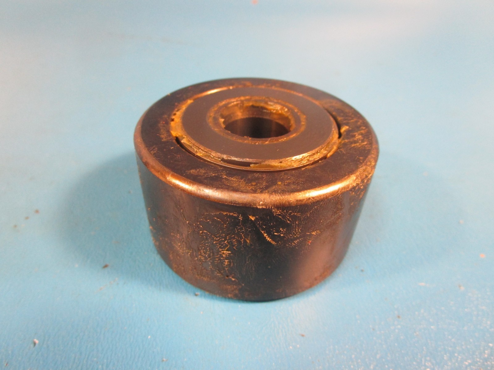 MCGILL CCYR 2 1/4 S, Crowned Yoke Roller, 2.25″ Roller Diameter, 5/8″ Bore, 1.25