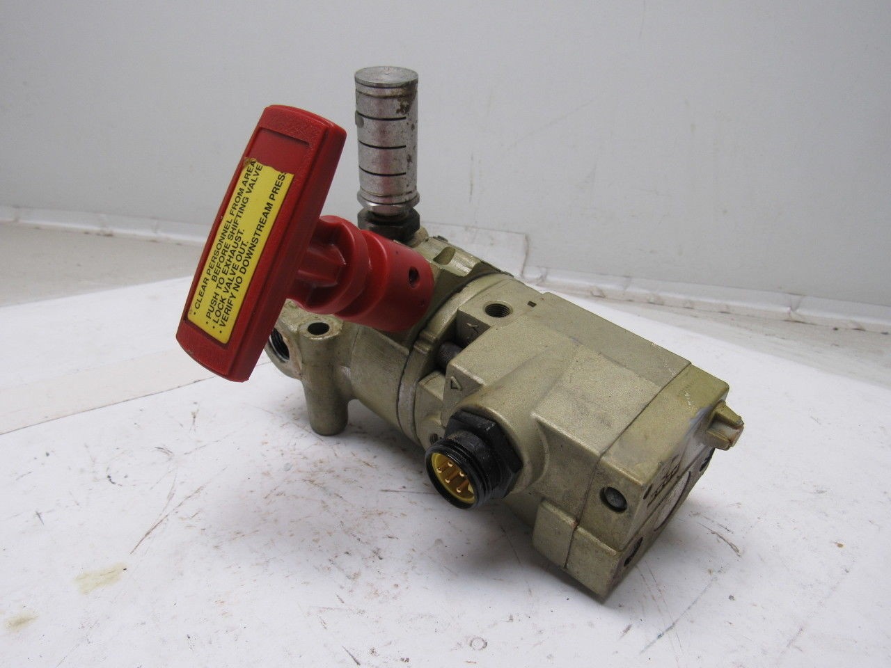 Ross 2773A3939 2/2 Quick Exhaust Safety Shut Off Lock Out Valve 110V Coil