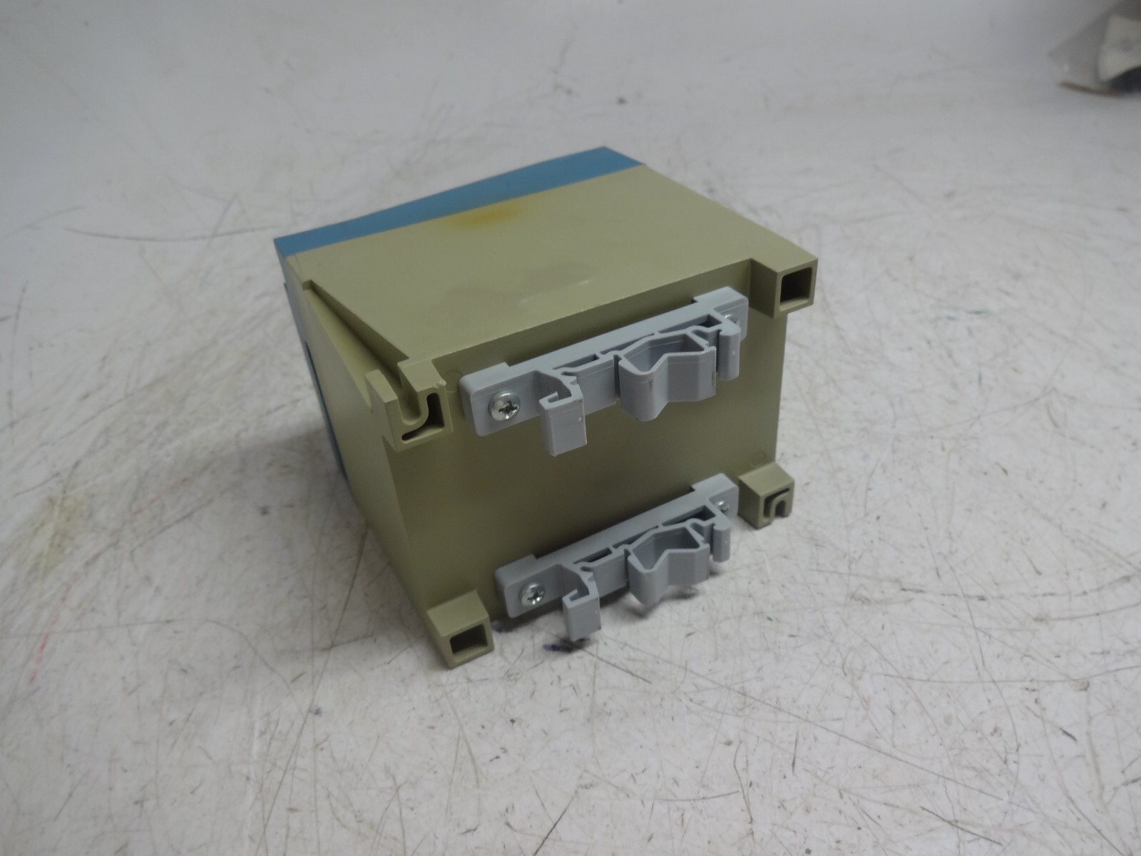 Islatrol IE-110 The Active Tracking Filter 120 VAC 10 Amp IE110