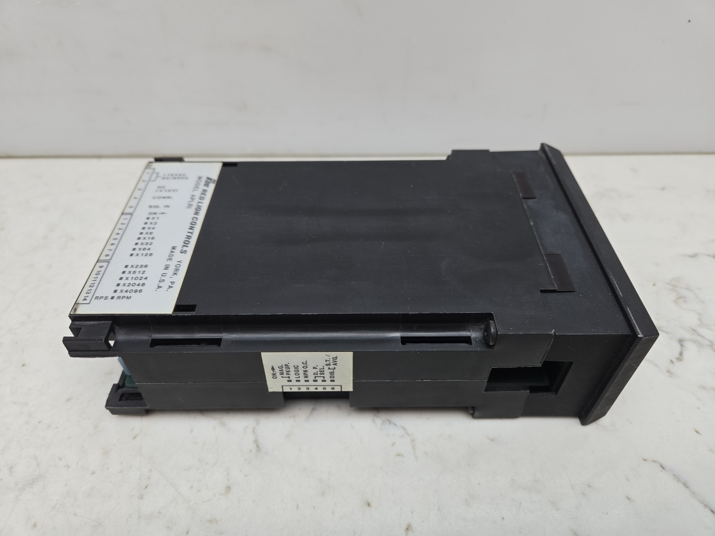 Red Lion Controls APLRI600 6 Digit Panel Meter Tachometer 115Vac Used See Pics