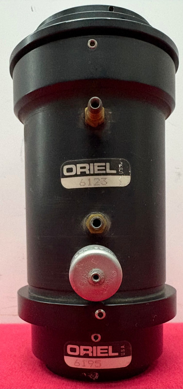 ORIEL 6123 LIQUID OPTICAL FILTER 2″ SERIES & 6195 FLANGE LENS HOLDER 1.5″ SERIES