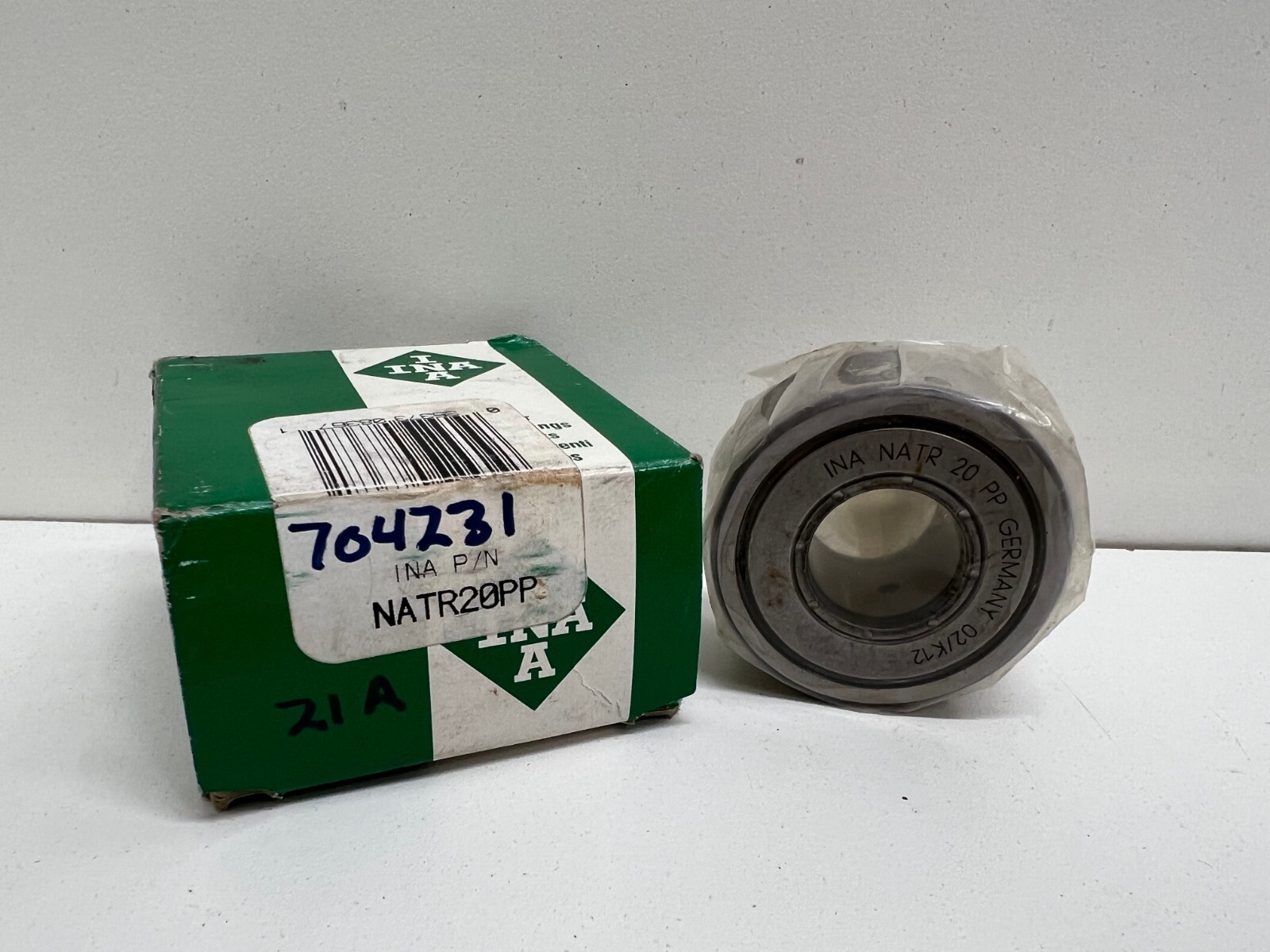 NEW IN BOX! INA BEARING YOKE ROLLER NATR20PP