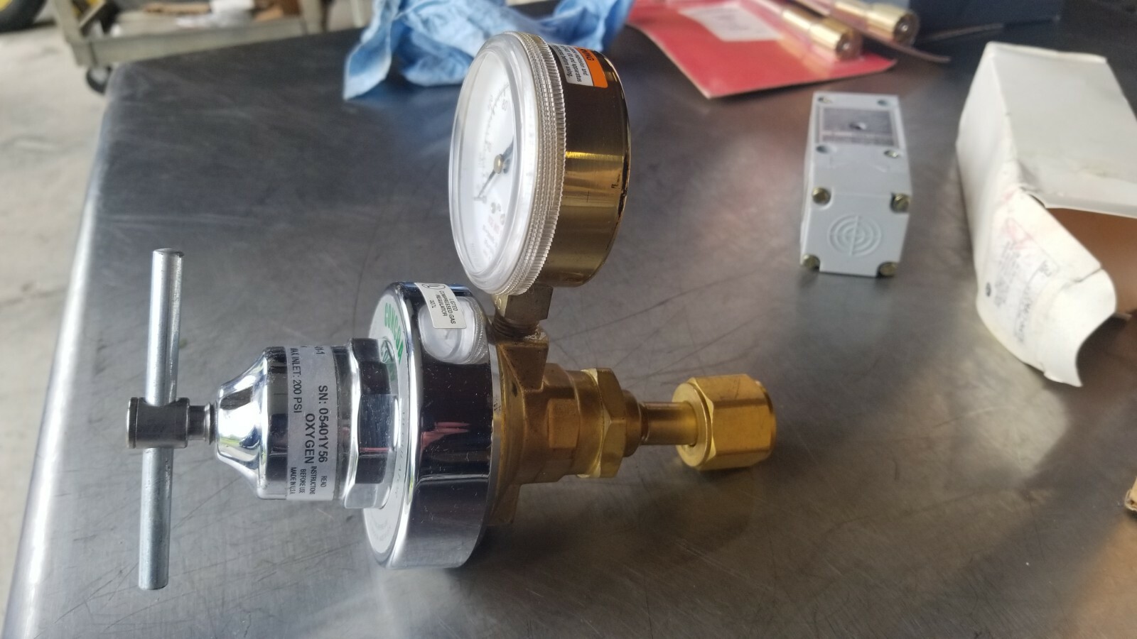 Concoa Single Stage Regulator 8069930-01-1 Oxygen 0-200 PSI CGA 24 Used