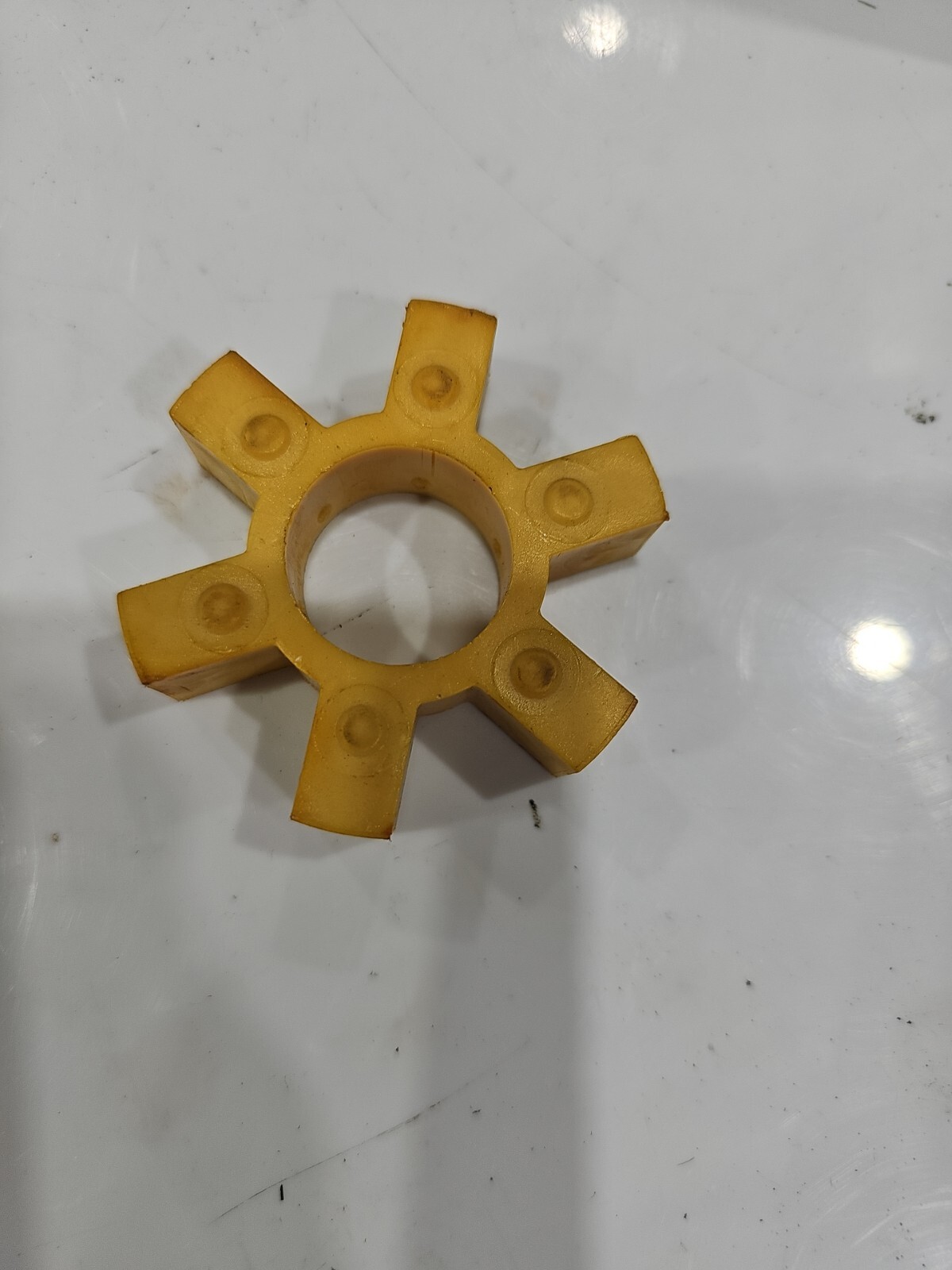 (QTY 1) LOVEJOY L-110 HY yellow spider coupling