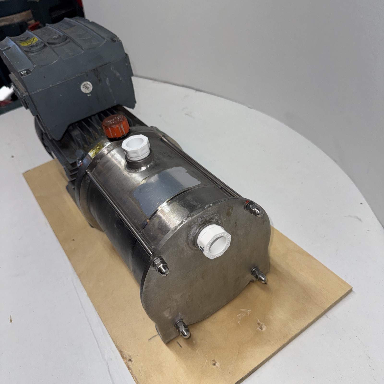 SEW DT80K-F4/MM05/BW1 F5.148.1055/01 Motor Pump 3ph 0.55kw 280-1400RPM 380-500V