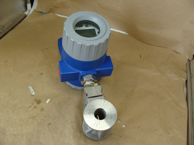 FOXBORO I/A SERIES VORTEX FLOWMETER MODEL 83 W-T01S1SSTJA 12.5-42VDC CF8M
