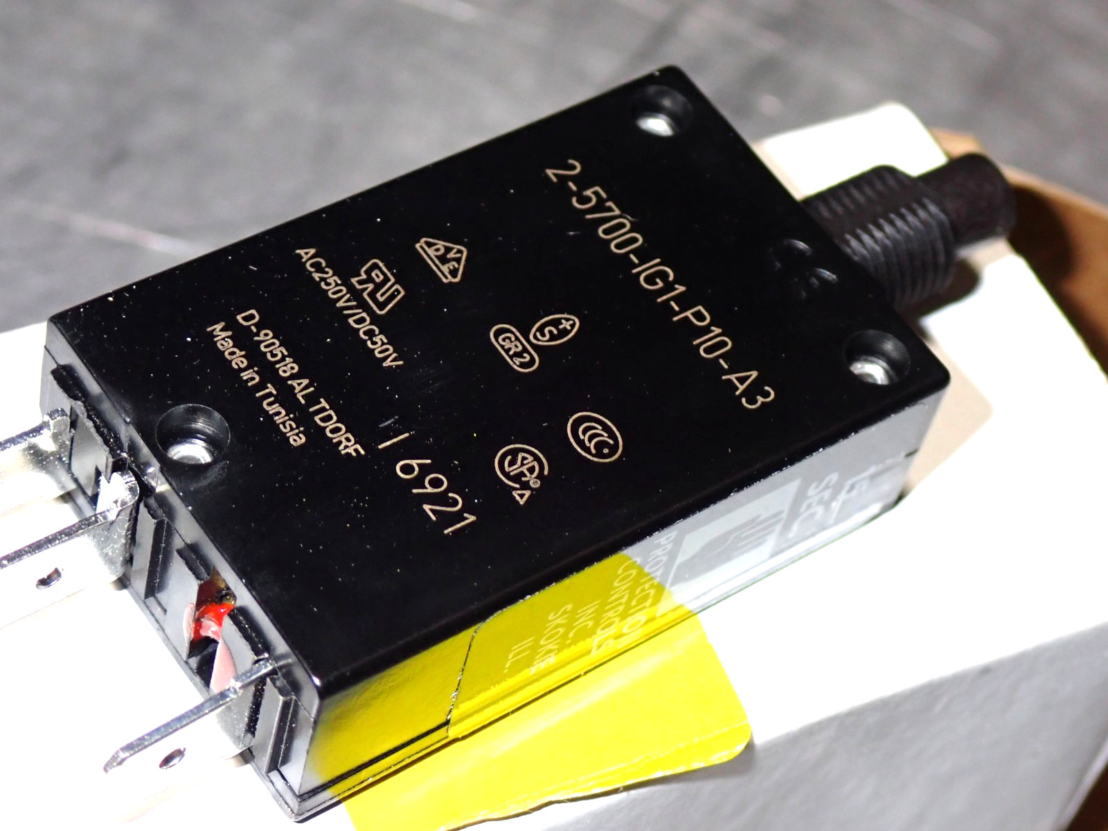 PROTECTION CONTROLS 2-5700-IG1-P10-A3 NEW