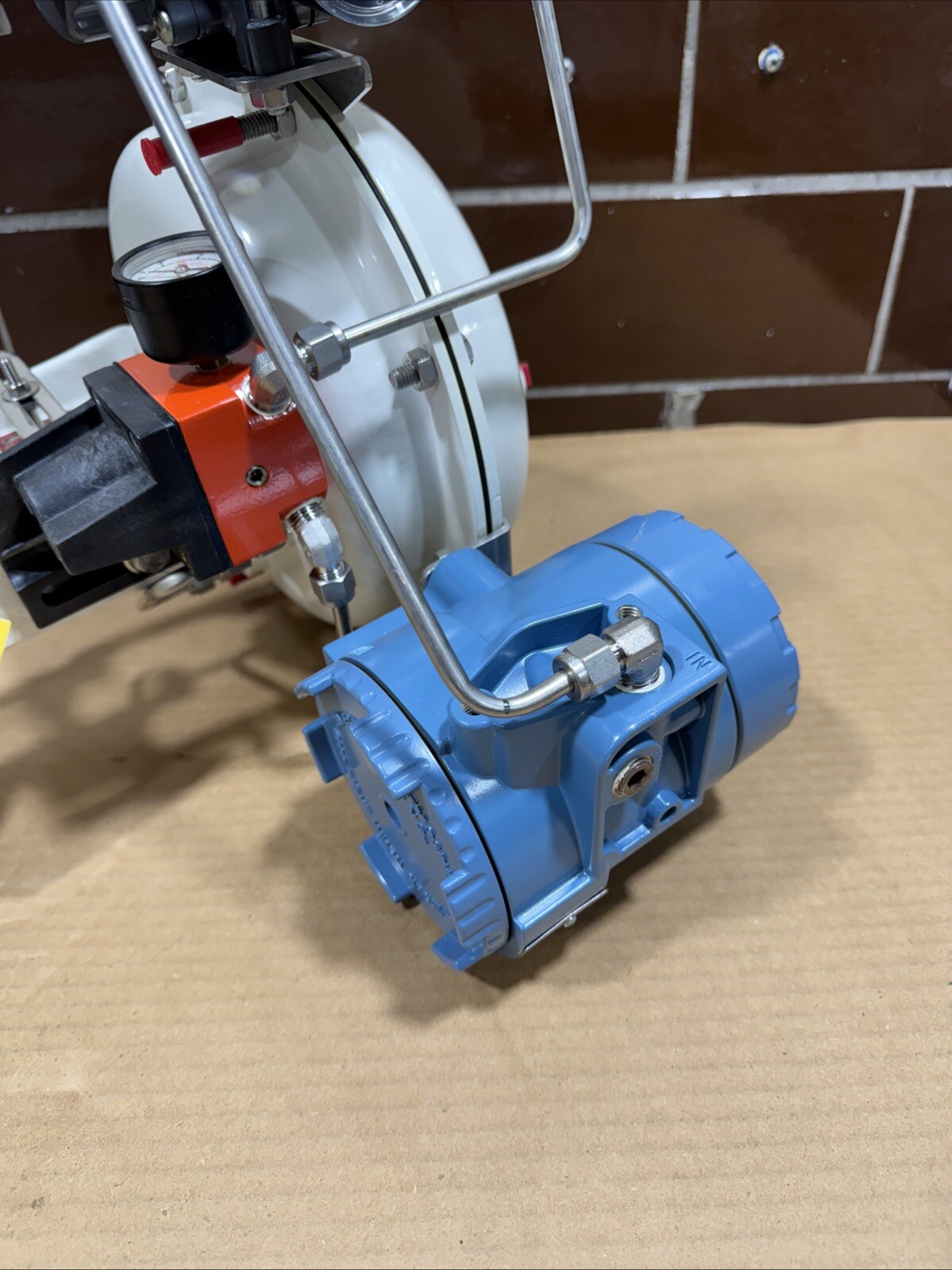 *NEW* Baumann Fisher Rosemount 54-84 431SA 30VDC 7-13 PSI Valve