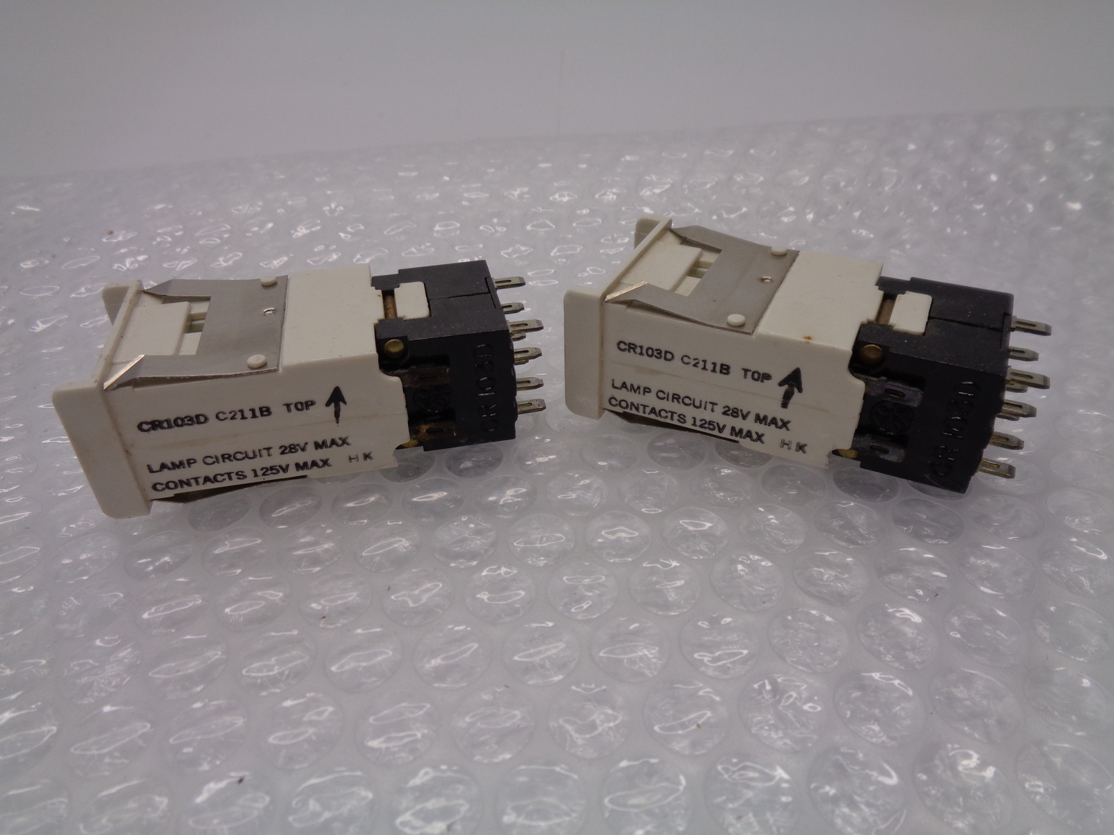GENERAL ELECTRIC CR103DC211B LAMP CIRCUIT LOT OF 2 NSMP