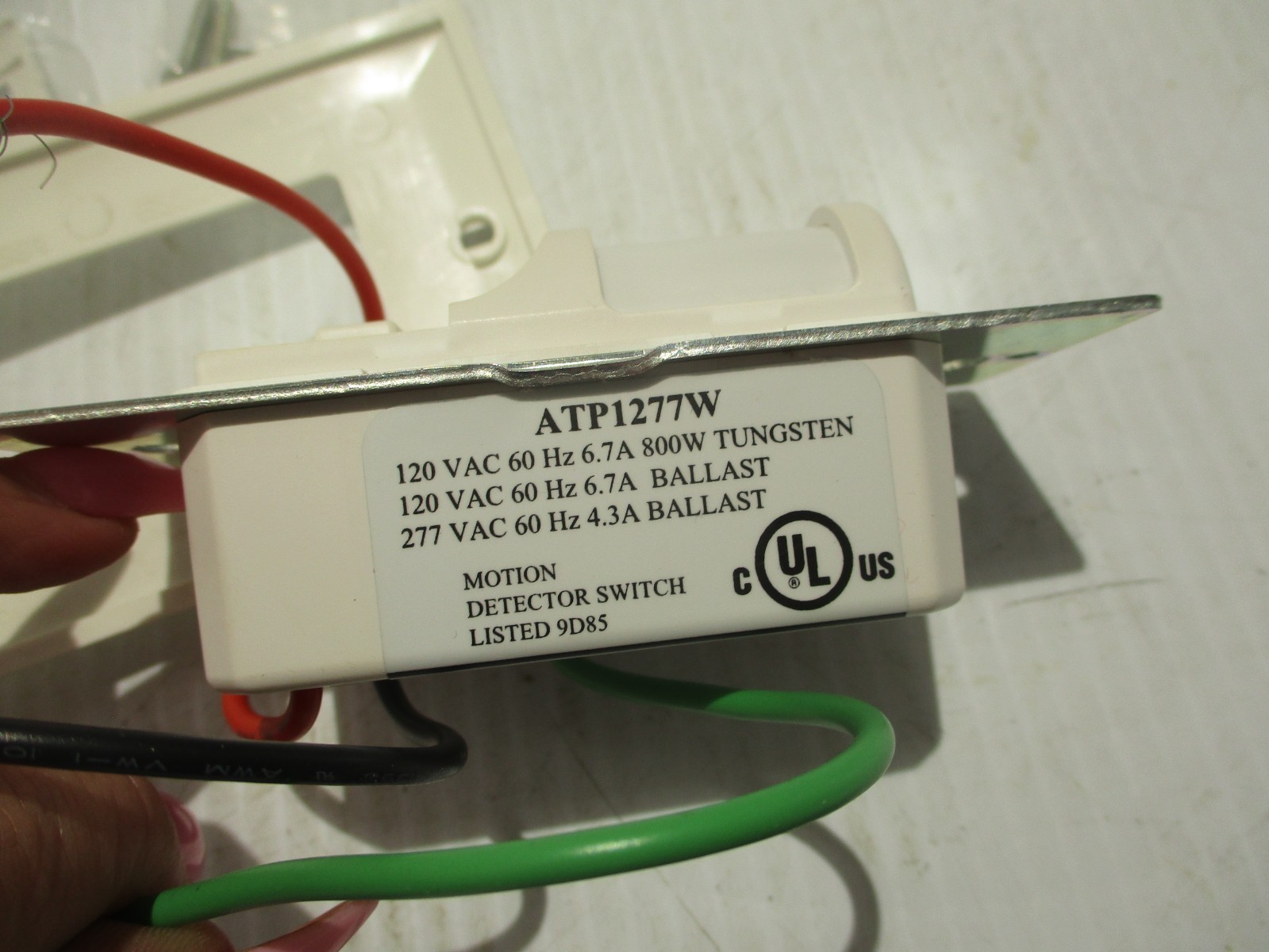 NEW HUBBELL ATP1277W TIMING WALL SWITCH SENSOR WHITE 1200 SQ FT 120/277V