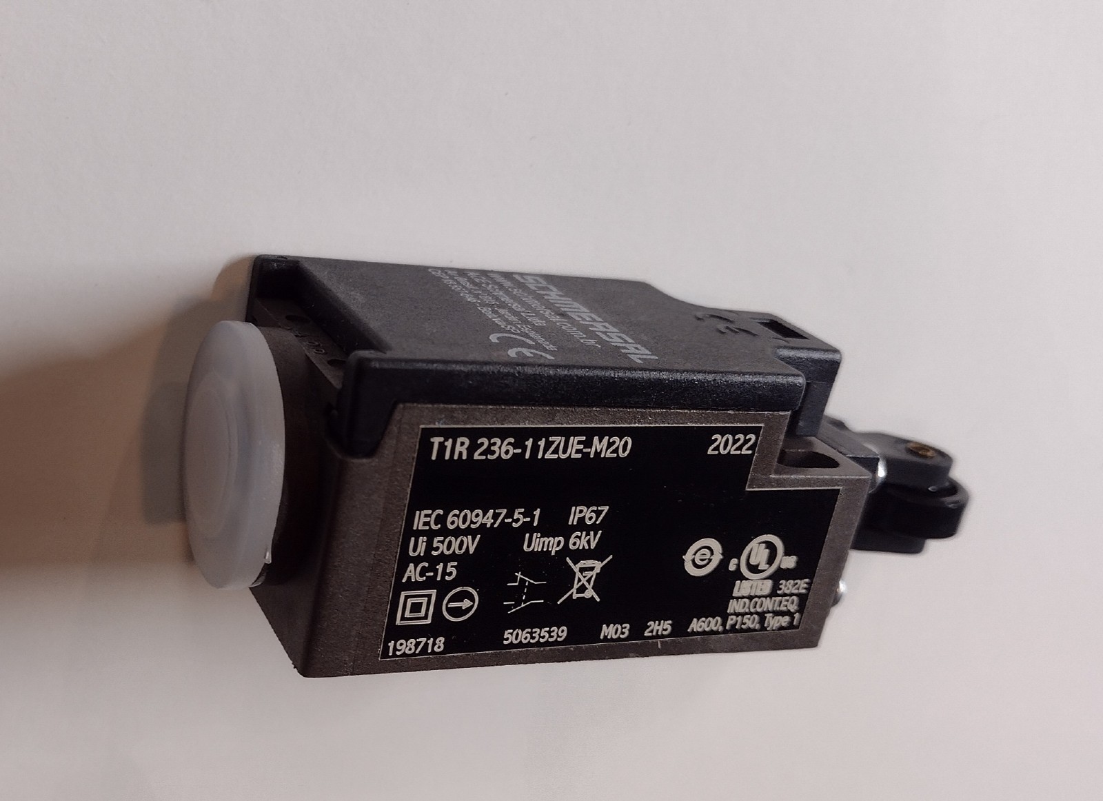 NEW Schmersal Position Switch T1R 236-11ZUE-M20