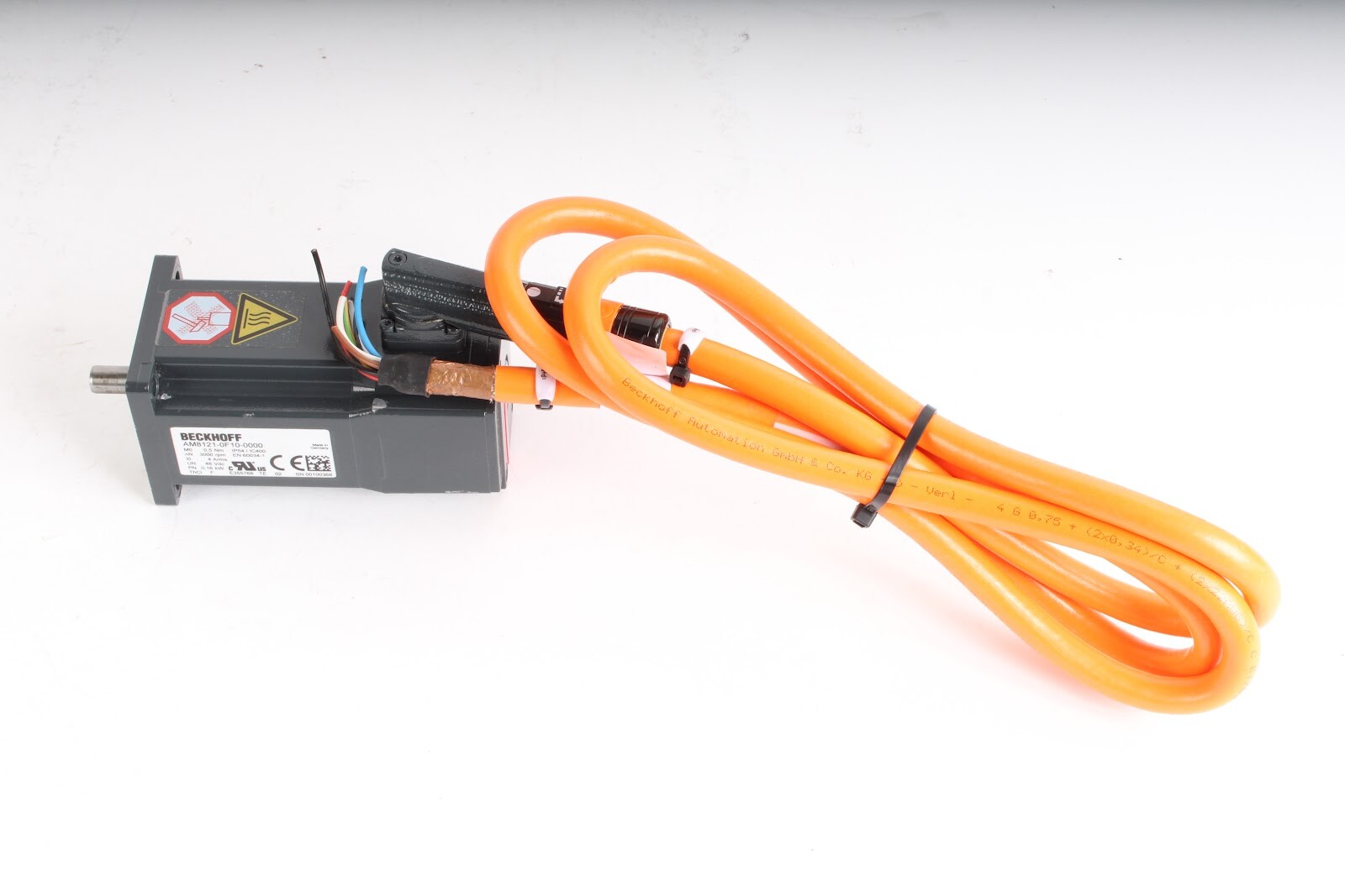 Beckhoff AM8121-0F10-0000 Servo Motor With Cable