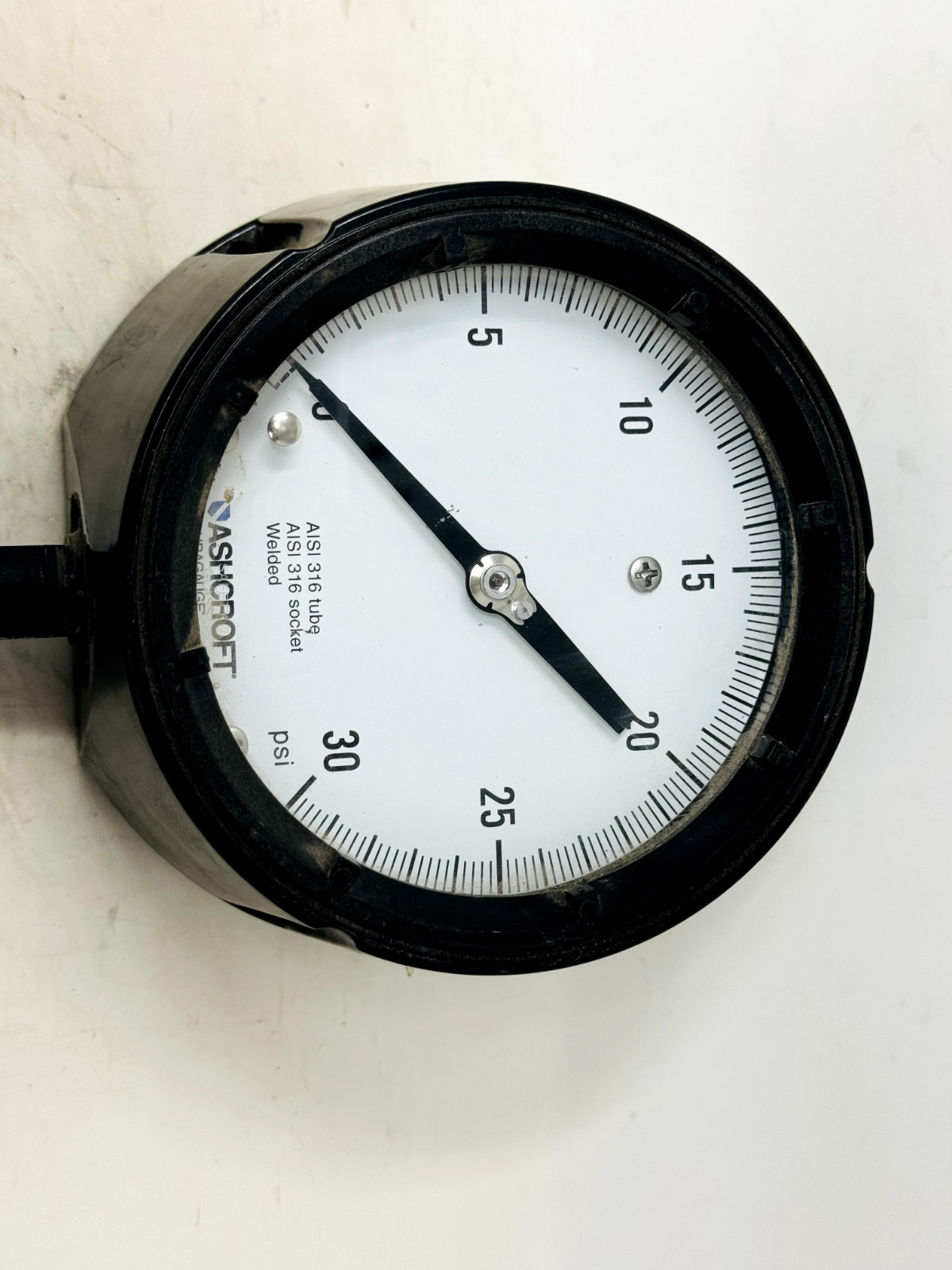 Ashcroft Duragauge 0-30 psi aisi 316 tube and socket Gauge used