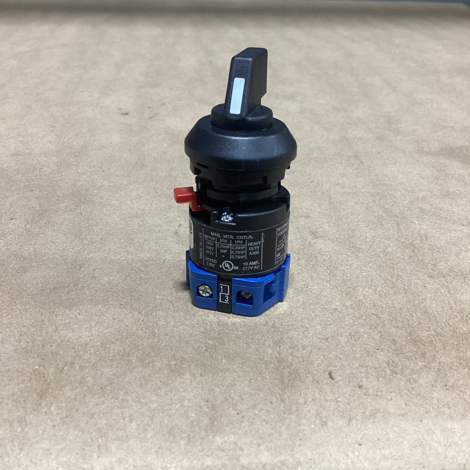 KRAUS & NAIMER CA4 SELECTOR SWITCH 2 POSITION MAINTAINED 50/60HZ 220-240V NNB