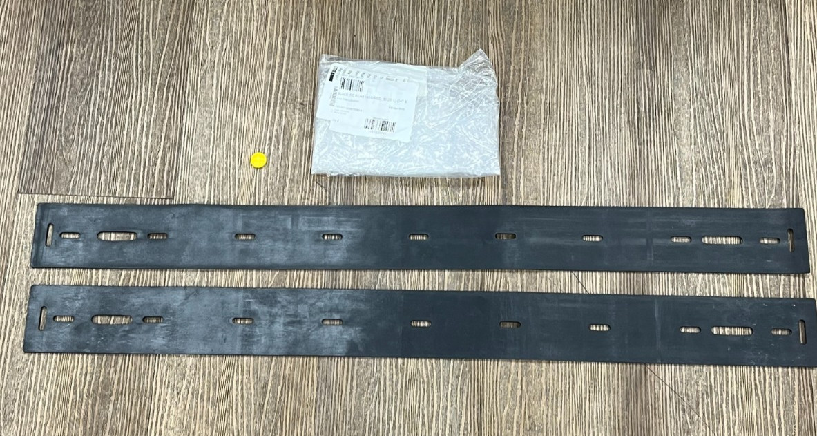 UNBRANDED 24T & 26T TASK PRO 24T FRONT NEOPRENE SQUEEGEE OAL36-1/2″ LOT OF 2