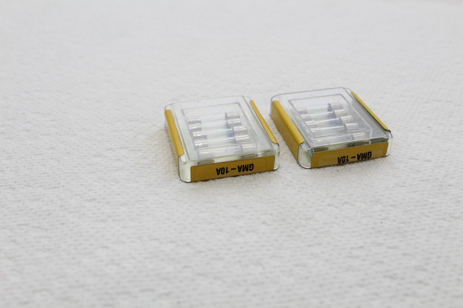 LOT OF 10 BUSS FUSES GMA-10A NEW!!! (A99)