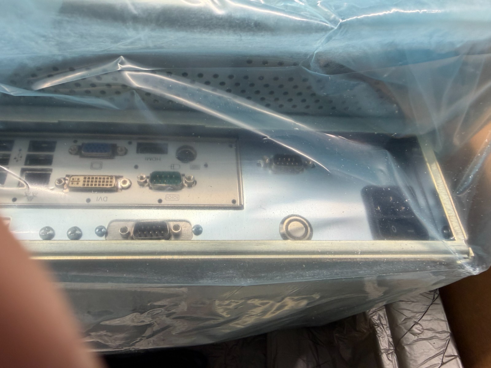 Brand New Dynics FX17PLPIX3AI5A2XPPN1XXB Industrial Computer 17″ Monitor