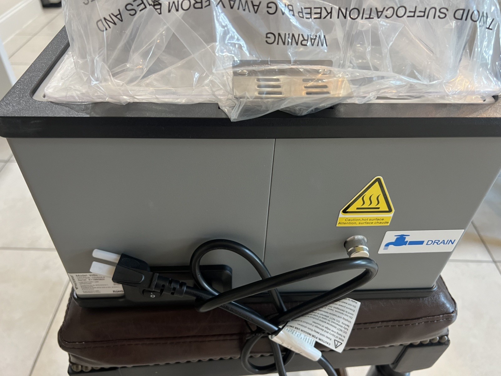 POLYSCIENCE ~ WBE10A11B ~ Water Bath, 120V, Digital Display, 8.6A, 60Hz