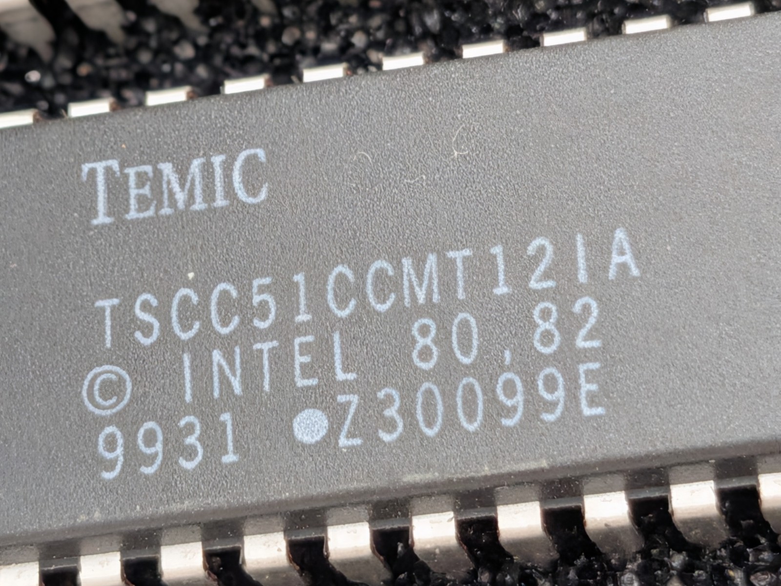 IC Lot. 24 Pcs TI 27C512 28 Pin Ceramic UV EPROM IC + 5 TSCC51 uControllers