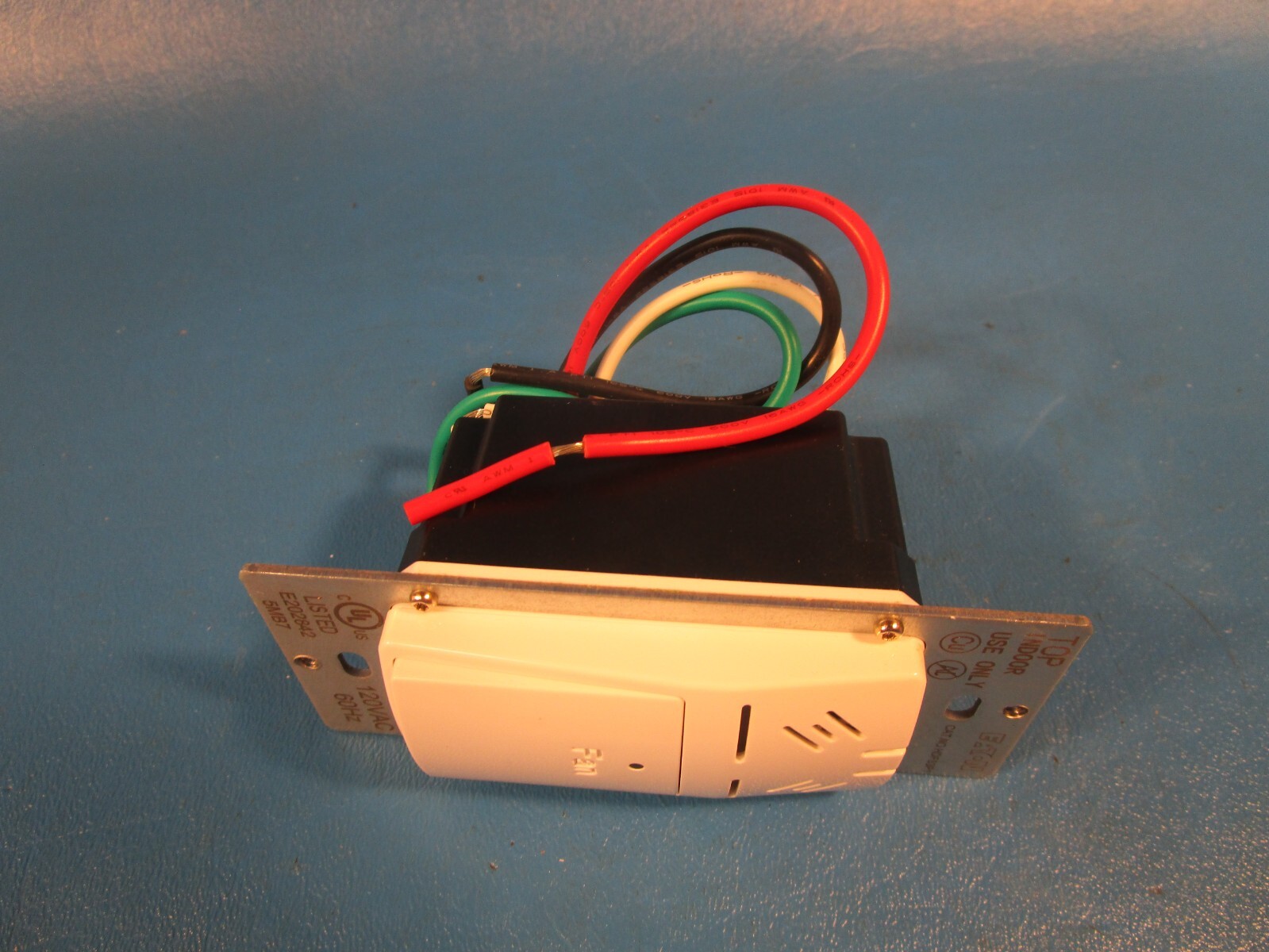 EATON HDFS3P1-W-L, Humidity Sensor and Fan Control, White