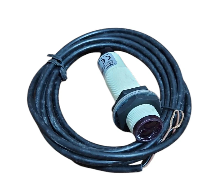 OMRON E3FN-P18KDR3T-WP-BL PHOTOELECTRIC SWITCH