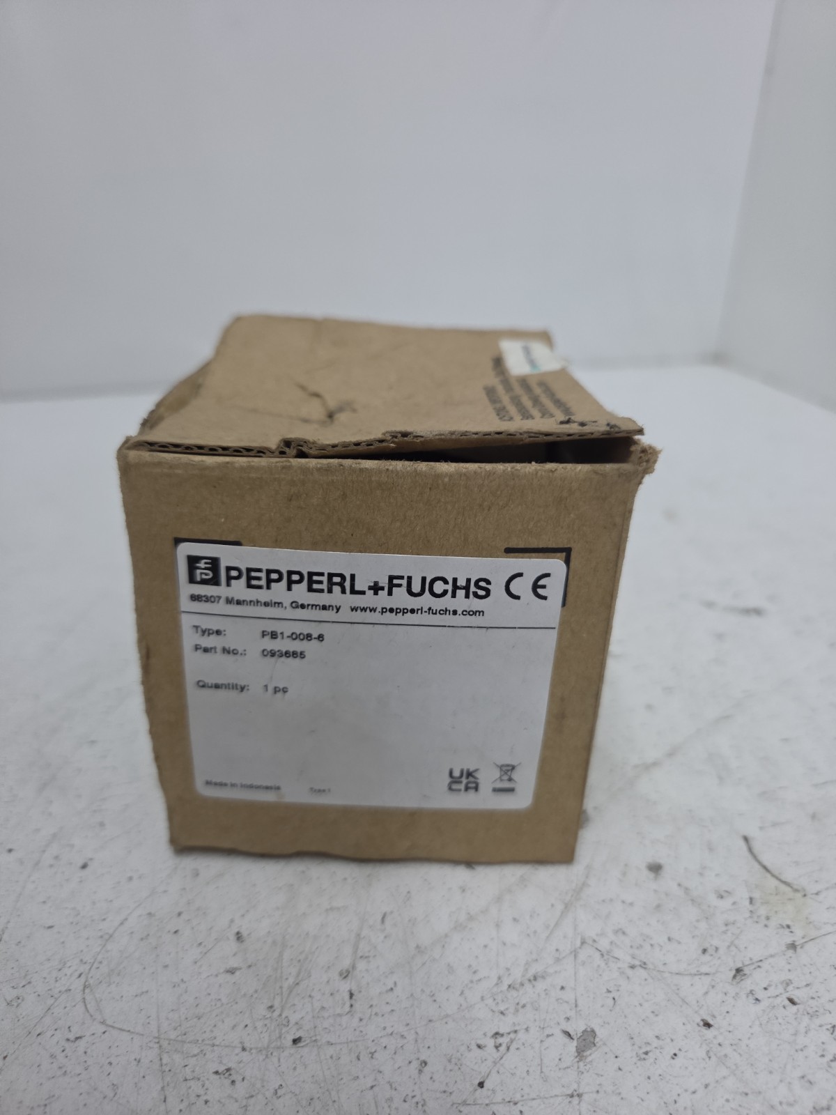 PEPPERL+FUCHS PB2-008-6 /093685 PALM BUTTON PROXIMITY SENSOR 24VDC 100MA *NOS*