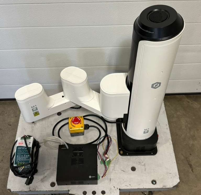 DOBOT M1 Pro Industrial Robotic Arm DT-DB-4R015-00I w/ Mean Well SDR-240-48