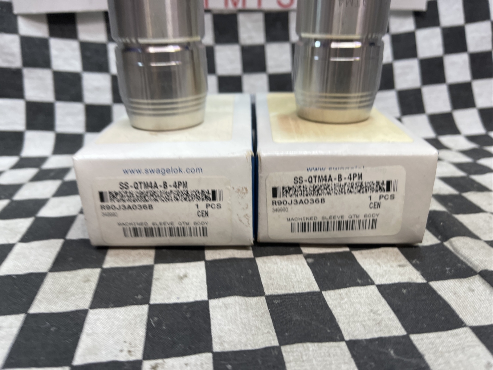 SWAGELOK SS-QTM4A-B-4PM, SSQTM4AB4PM, Quick Connect Body, LOT OF 2 SHIPSAMEDAY