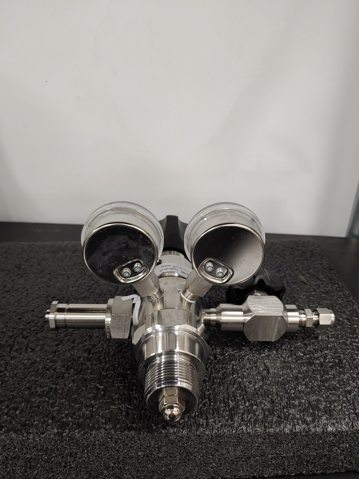 HARRIS KH1109 High Purity Two Stage Gas Regulator