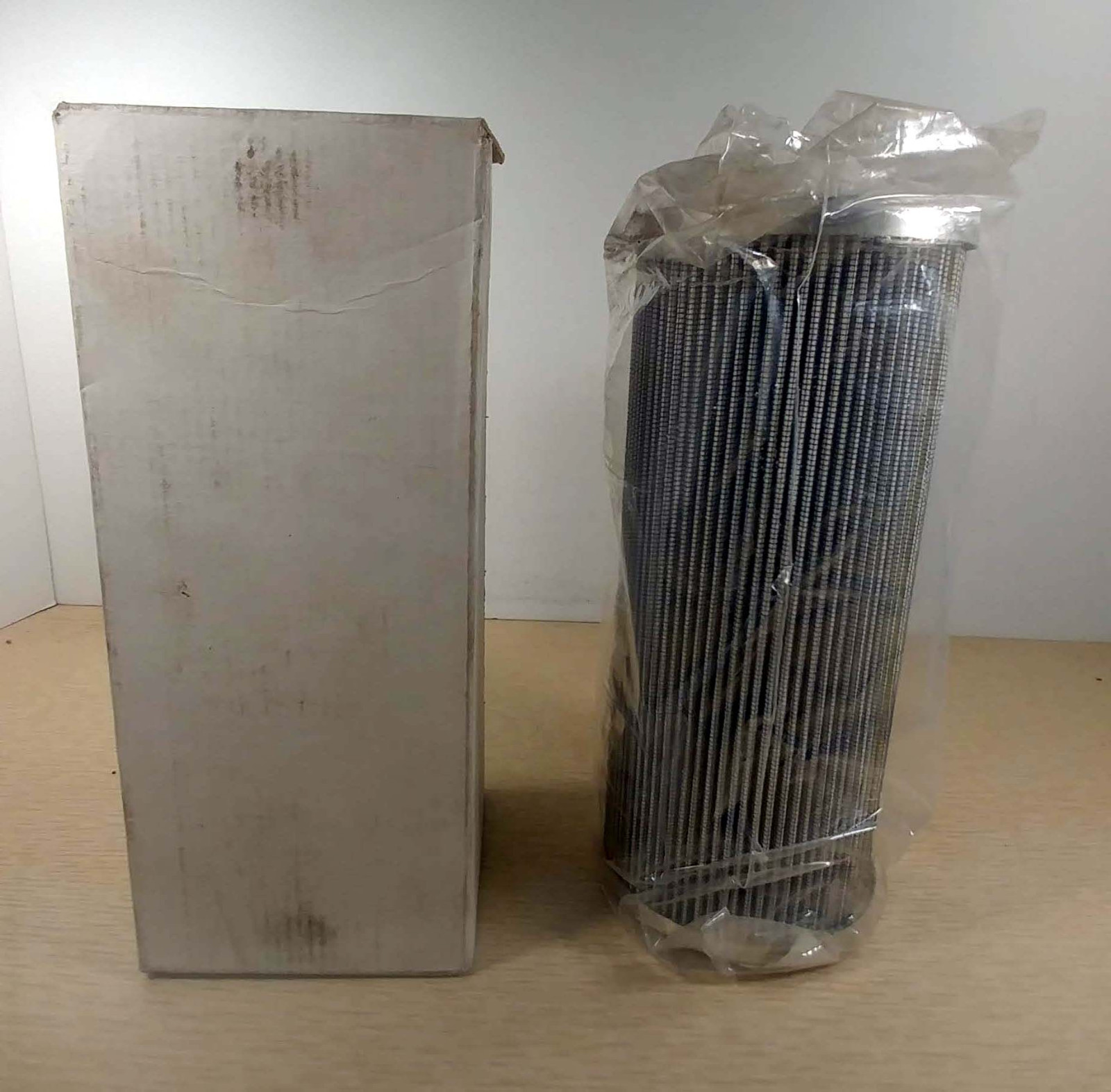 1 NEW EATON/ VICKERS V4051V3C05 FILTER ELEMENT NIB ***MAKE OFFER***