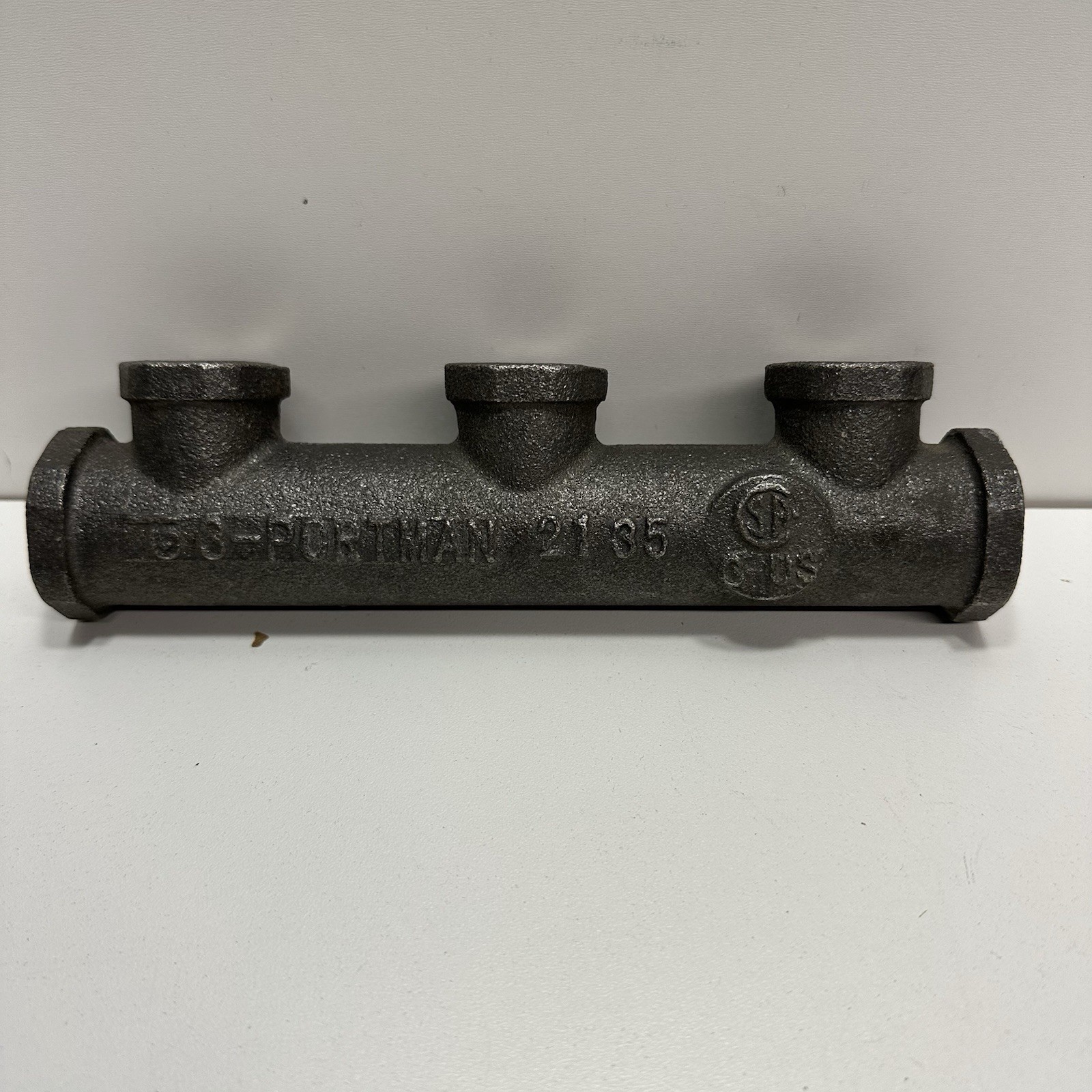 New 2 Gastite 3 Portman 2135 Manifold Cast 3 NPT Port (3/4″ x (3) 1/2″ x 1/2″)