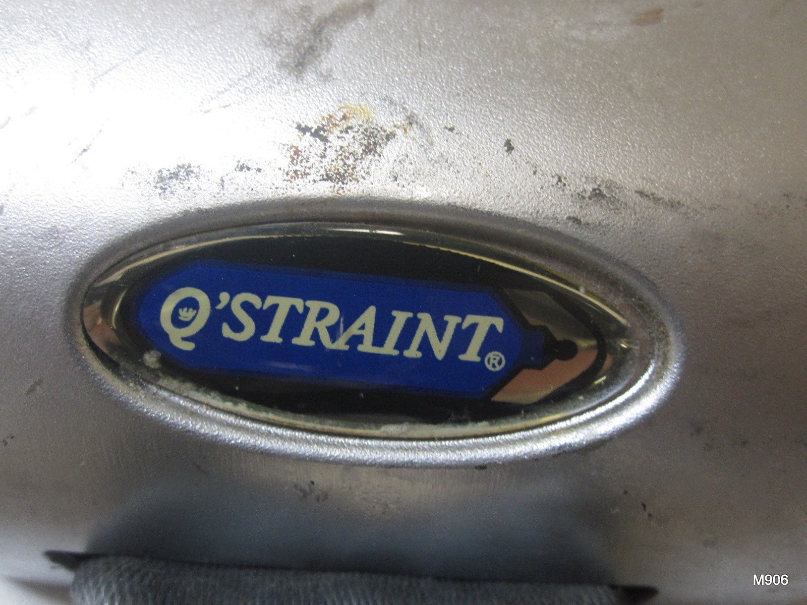( 1 ) Q’straint QRT-1 DLX Q8-6200 Securement Wheelchair Retractor w/L-Track Fit