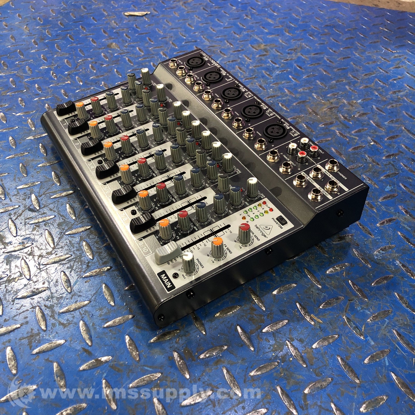 Behringer 1002B Premium 10-Input 2-Bus Mixer with XENYX Preamps FNOB