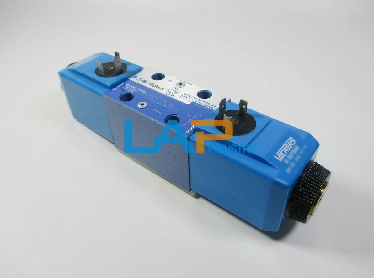 1PCS New Electromagnetic directional valve DG4V-3-2C-M-U-D8-60 solenoid valve