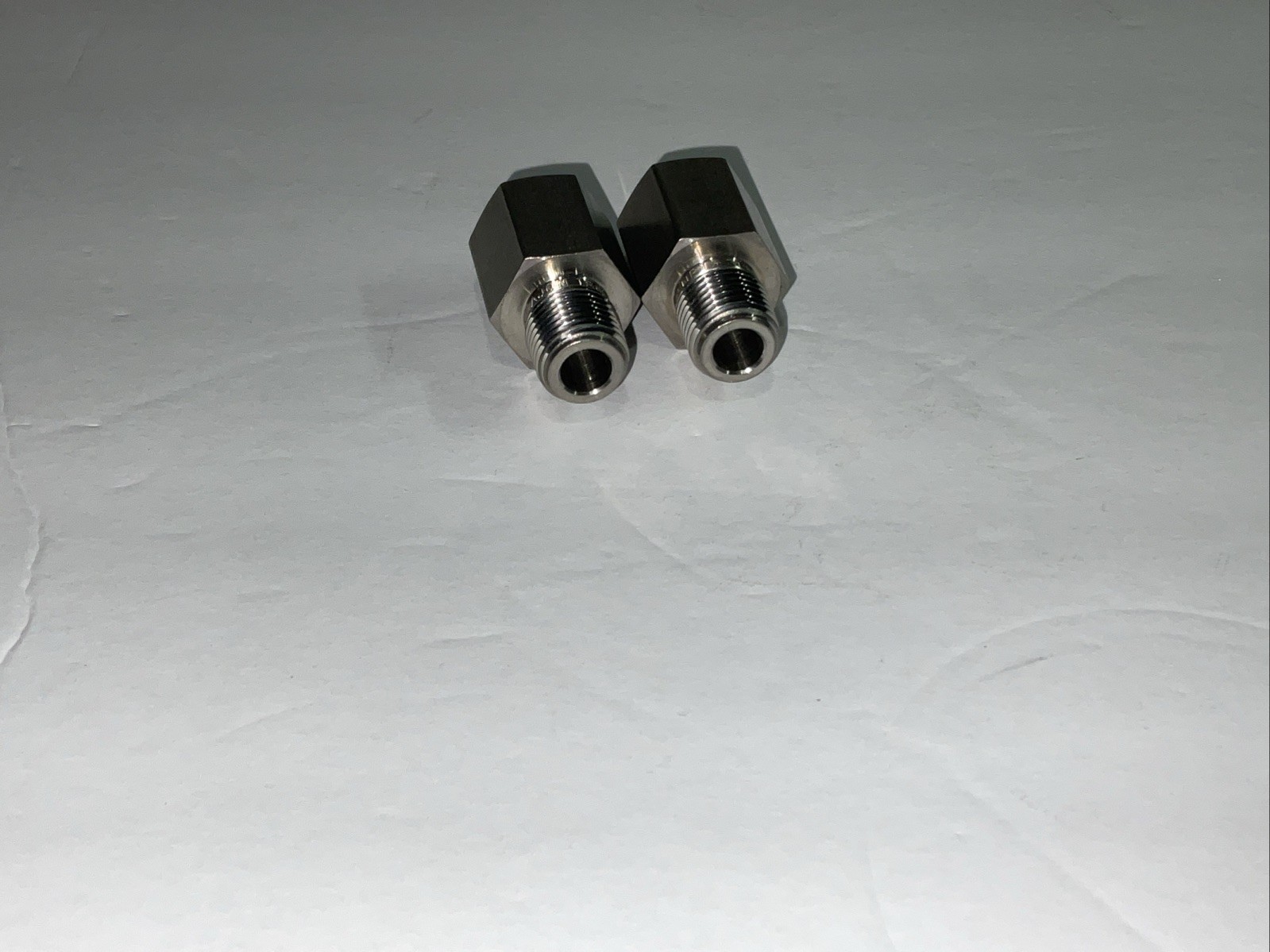 1-Swagelok Cajon SS-4-AG-4 1/4” Female NPt X 1/4” Male NPT A=1.45”