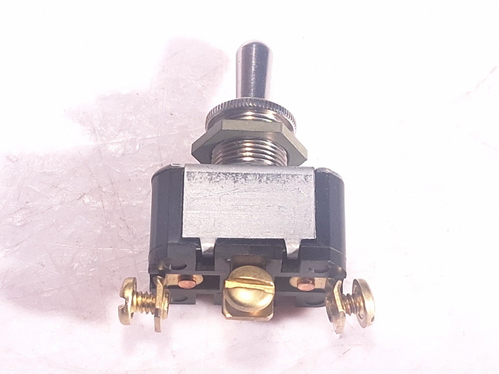 EATON 7509K5 MOMENTARY ON-OFF-MOMENTARY ON TOGGLE SWITCH 10A 250V 1/2HP