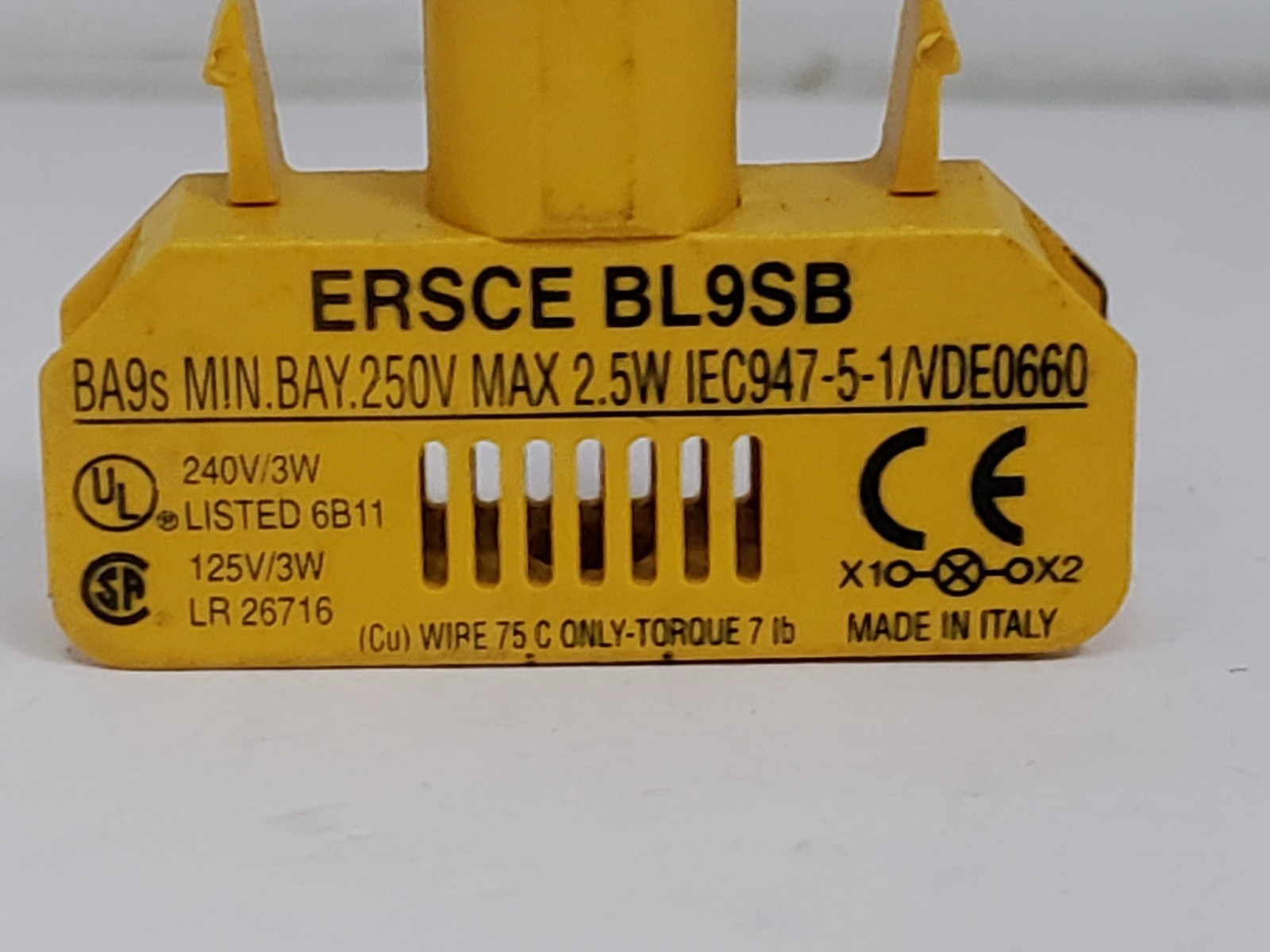 ERSCE BL9SB PILOT LIGHT SOCKET 250V 2.5W (LR26716)