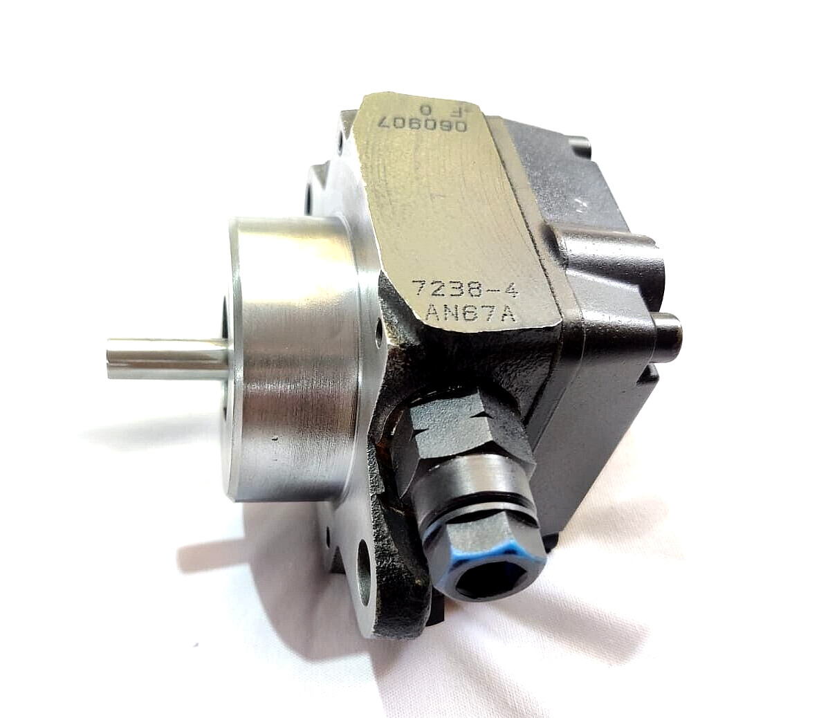 SUNTEC OIL PUMP 7238-4 AN67A MADE IN FRANCE NEW OPEN BOX