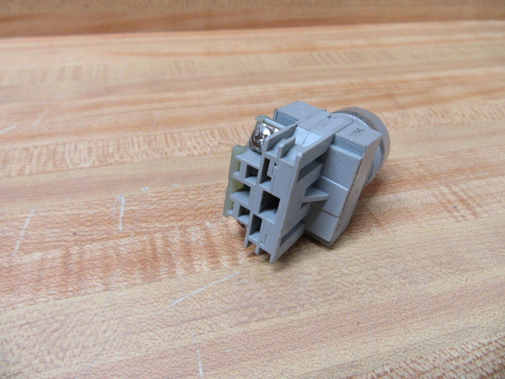 IDEC ABW Izumi Push Button Green Button