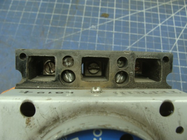 GE TED136Y150 MOLDED CASE SWITCH CIRCUIT BREAKER 150A 3 POLE 600V W/DIAL SWITCH