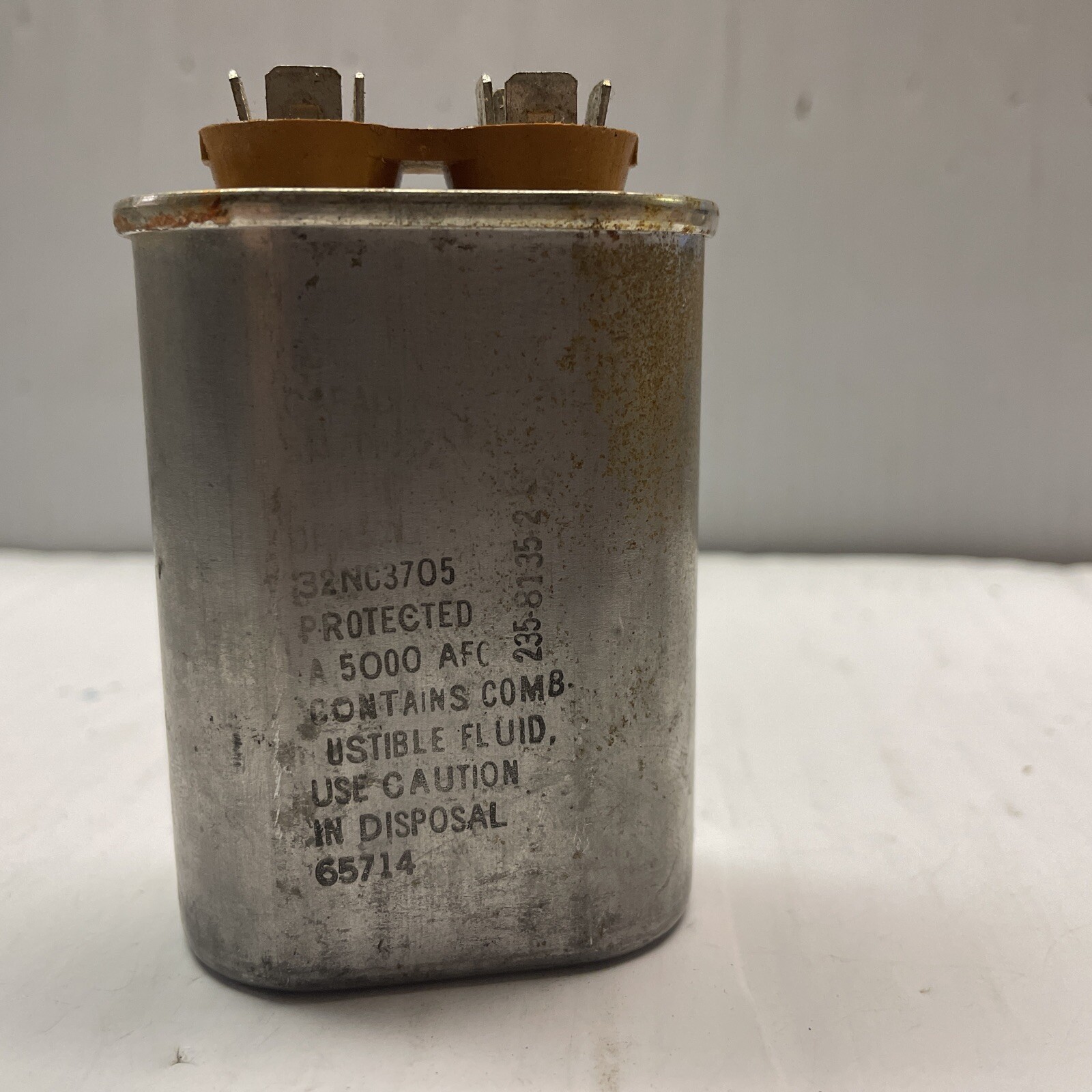 DAYTON 4X427A 5 MFD 370 VAC Capacitor NEW