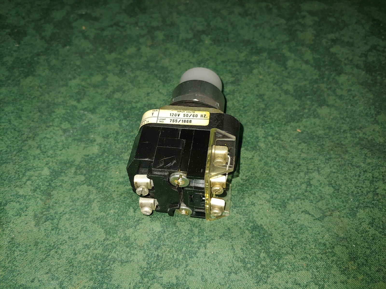 Allen-Bradley Cat# 800T-PT16 White Illuminated Push to Test Buttons (28454-A8)