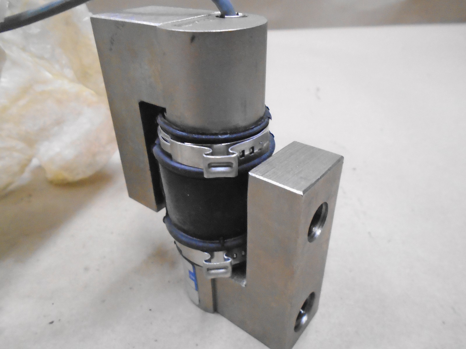 NEW Revere Transducers Inc 15601 Load Cell 250 Lb Output 3 milliVolt