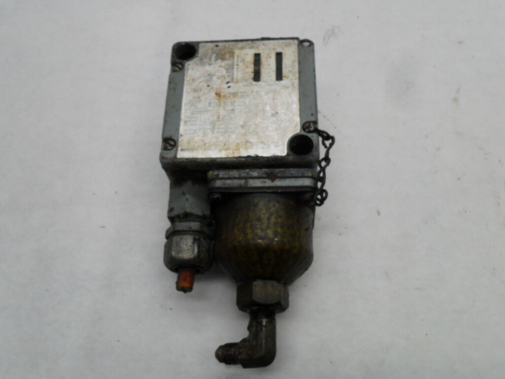 ALLEN BRADLEY 836T-T251J /B PRESSURE CONTROL 600V 60A